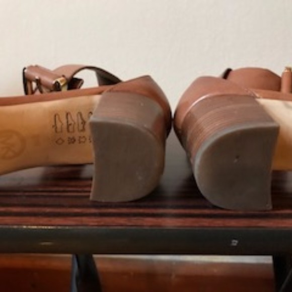 Michael Kors leather Sandals - Picture 6 of 6